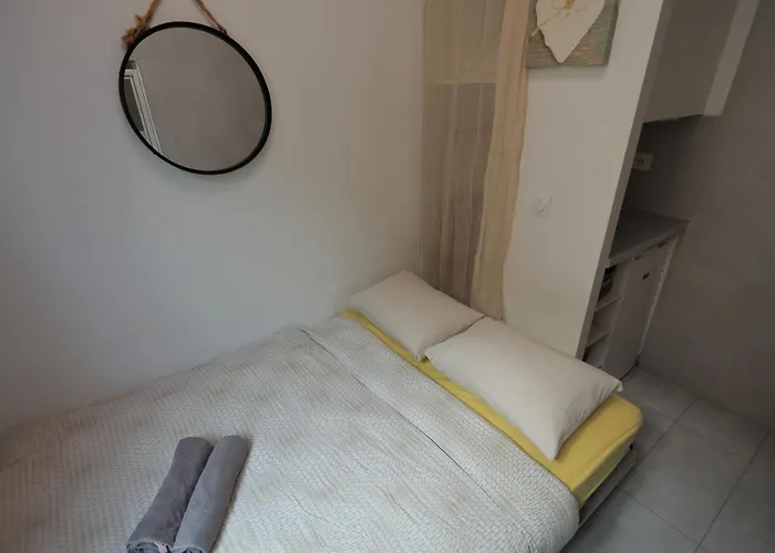 Apartment In The Heart Of *